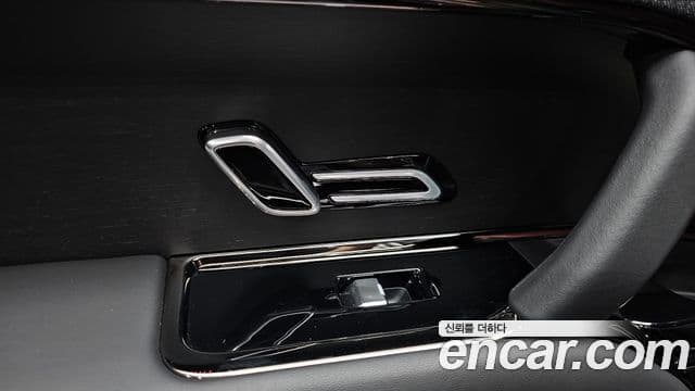 Land Rover Range Rover Sport 2024 — Photo 9/38