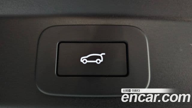Land Rover Range Rover Sport 2024 — Photo 31/38