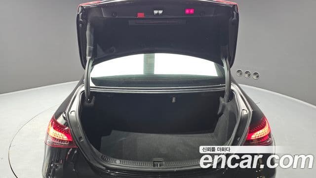 Mercedes-Benz E-Class 2021 — фото 20 из 20