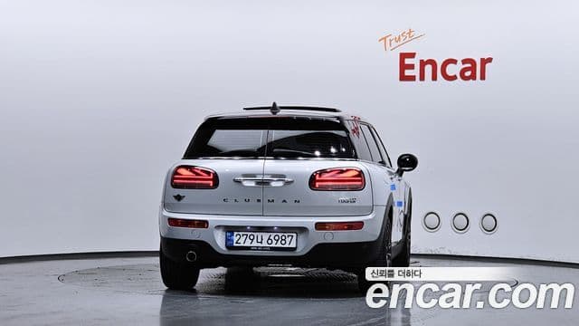 Mini Cooper Clubman 2022 — ფოტო 6/20