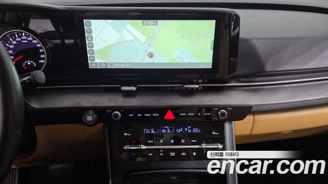 Kia Carnival 2022 — фото 12 из 20