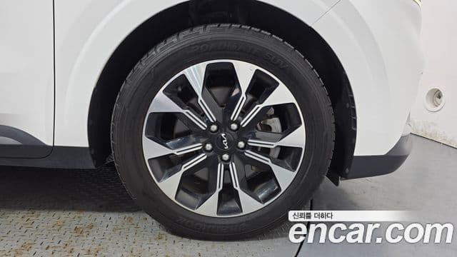 Kia Carnival 2022 — ფოტო 15/31