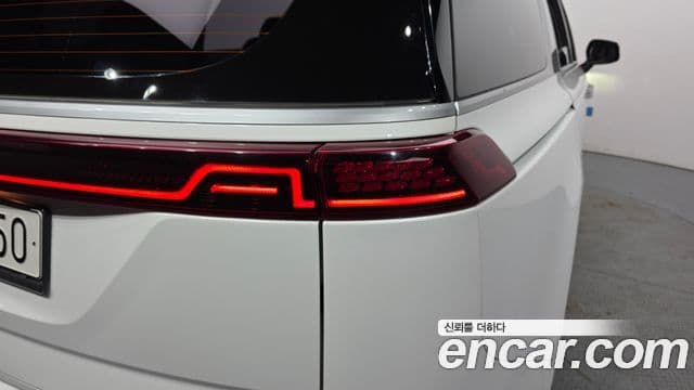 Kia Carnival 2022 — ფოტო 4/31