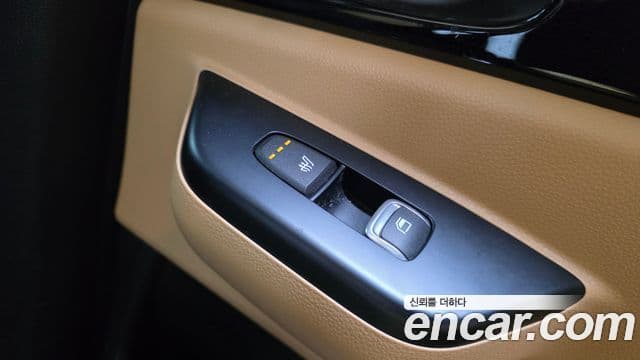 Kia Carnival 2022 — ფოტო 30/31