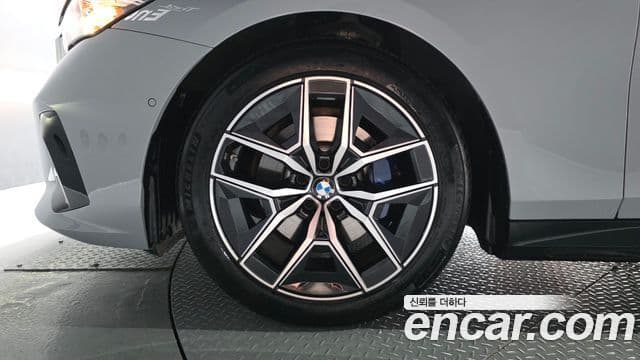 BMW 5 Series 2024 — Photo 8/41