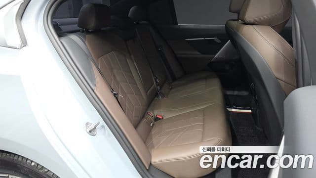 BMW 5 Series 2024 — Şəkil 12/20
