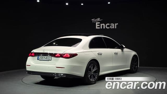 Mercedes-Benz E-Class 2025 — ფოტო 1/20