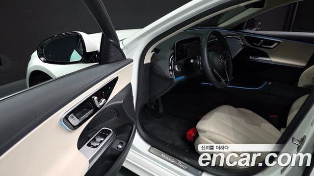 Mercedes-Benz E-Class 2025 — ფოტო 9/20