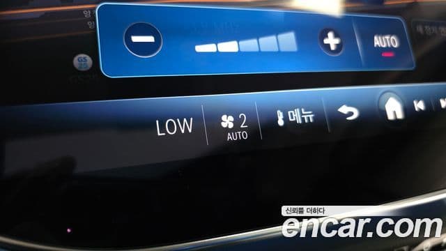 Mercedes-Benz E-Class 2025 — ფოტო 15/20