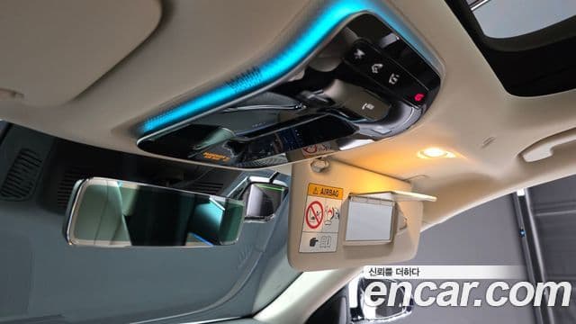 Mercedes-Benz E-Class 2025 — ფოტო 17/20