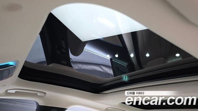 Mercedes-Benz E-Class 2025 — ფოტო 18/20