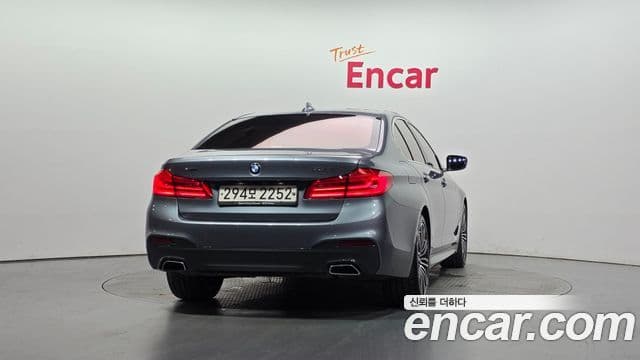 BMW 5 Series 2018 — ფოტო 4/20