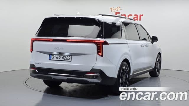 Kia Carnival 2024 — ფოტო 2/20