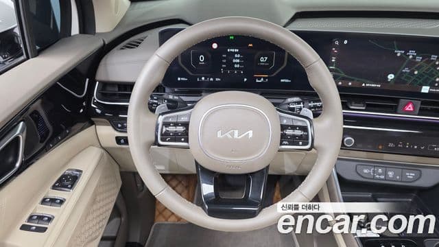 Kia Carnival 2024 — ფოტო 13/20