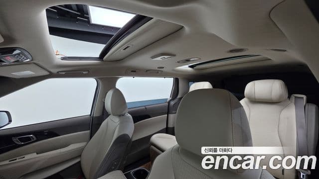 Kia Carnival 2024 — ფოტო 16/20