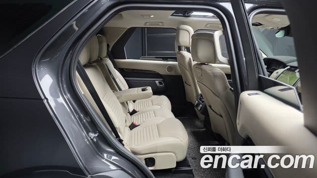 Land Rover Discovery 5 2022 — Şəkil 12/20