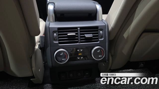 Land Rover Discovery 5 2022 — ფოტო 18/20