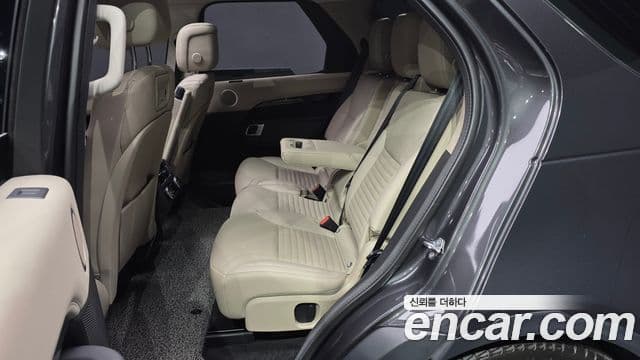 Land Rover Discovery 5 2022 — ფოტო 21/34