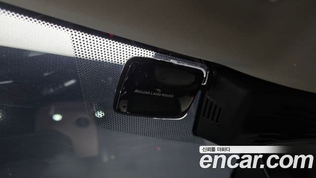 Land Rover Discovery 5 2022 — ფოტო 20/34
