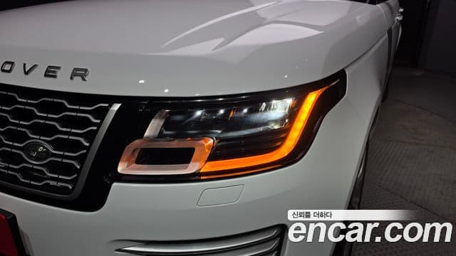 Land Rover Range Rover 2019 — Photo 37/38