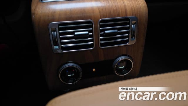 Land Rover Range Rover 2019 — Photo 1/38