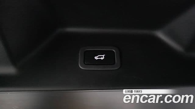Land Rover Range Rover 2019 — Photo 24/38