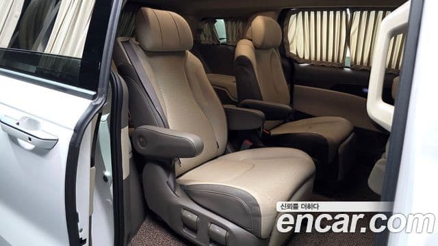 Kia Carnival 2023 — Şəkil 11/20