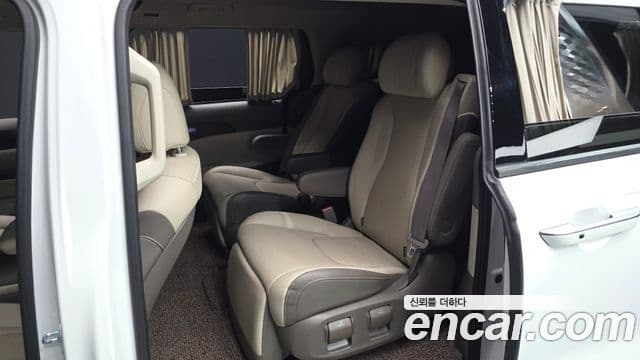 Kia Carnival 2023 — Şəkil 12/20