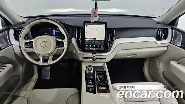 Volvo XC60 2025 — ფოტო 7/20