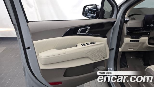 Kia Carnival 2024 — Photo 31/34
