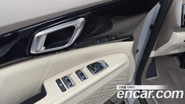 Kia Carnival 2024 — Photo 7/34