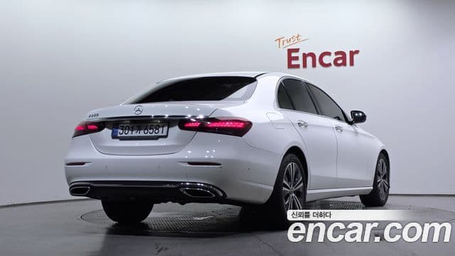Mercedes-Benz E-Class 2020 — Фото 2/20