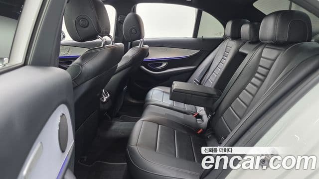 Mercedes-Benz E-Class 2020 — Фото 12/20
