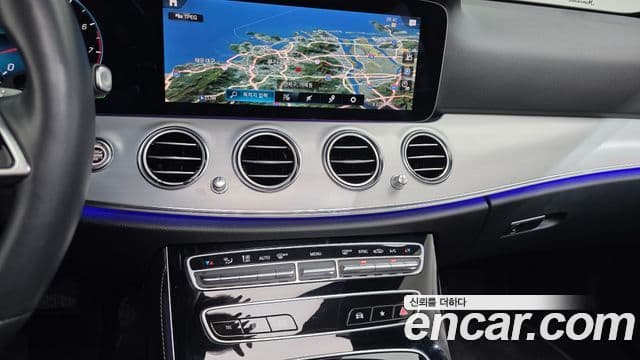 Mercedes-Benz E-Class 2020 — Фото 14/20