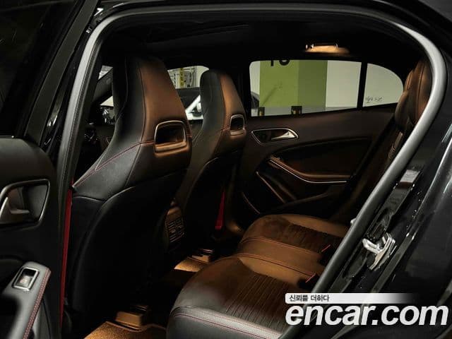 Mercedes-Benz GLA-Class 2018 — Фото 11/18