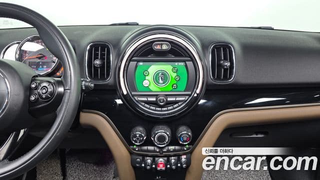 Mini Cooper Countryman 2020 — Фото 14/20