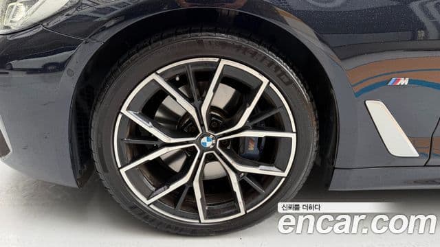 BMW 5 Series 2021 — ფოტო 4/20