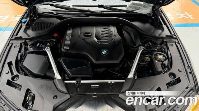 BMW 5 Series 2021 — ფოტო 5/20