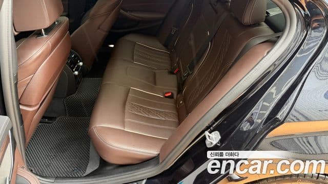 BMW 5 Series 2021 — ფოტო 11/20