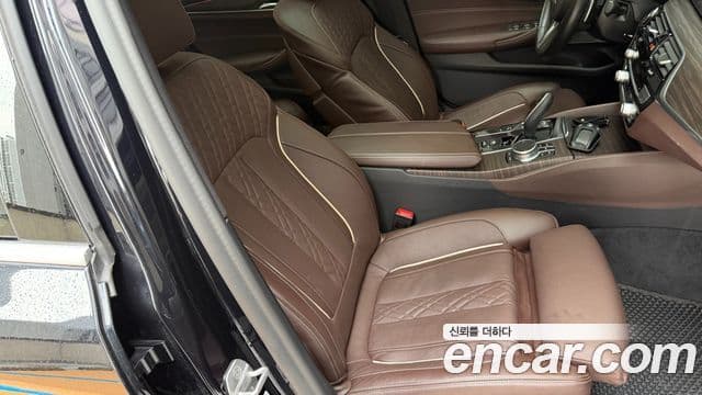 BMW 5 Series 2021 — ფოტო 13/20