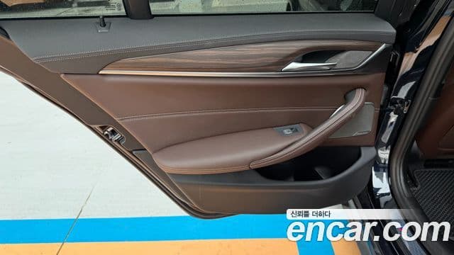 BMW 5 Series 2021 — ფოტო 18/20