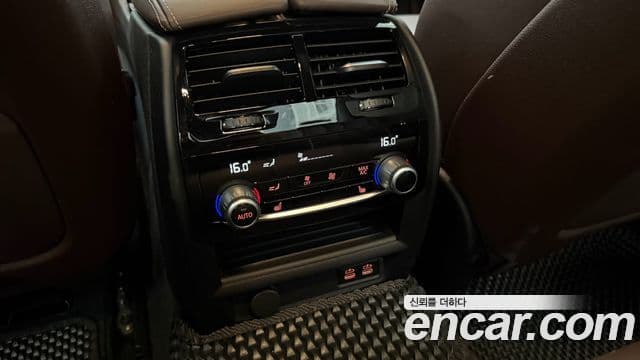 BMW 5 Series 2021 — ფოტო 19/20