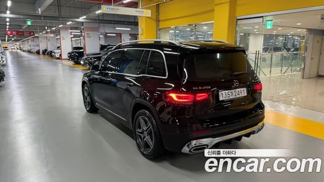 Mercedes-Benz GLB-Class 2023 — фото 1 из 20