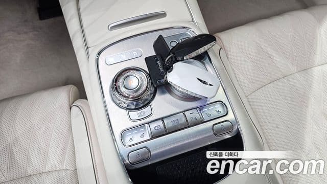 Genesis G90 2022 — Şəkil 9/20