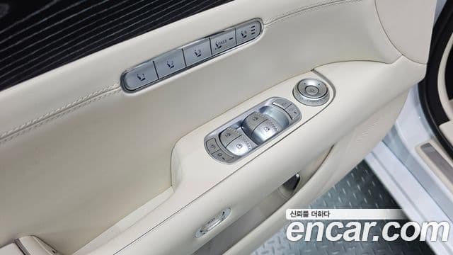 Genesis G90 2022 — Şəkil 19/20