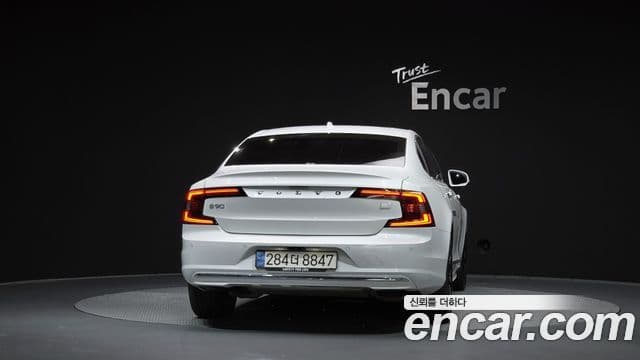 Volvo S90 2022 — ფოტო 4/20