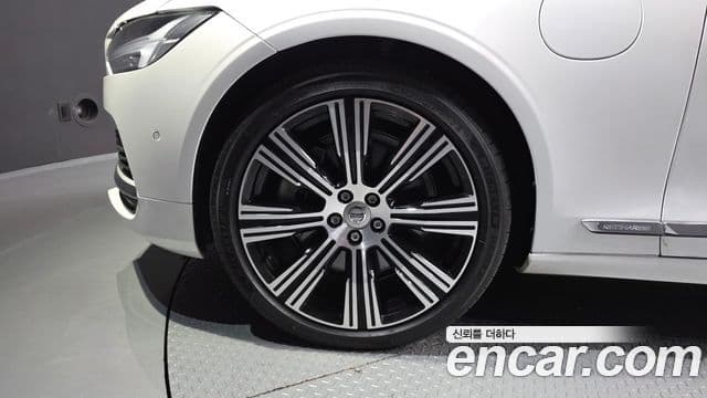 Volvo S90 2022 — ფოტო 17/20