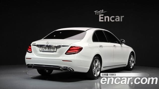 Mercedes-Benz E-Class 2018 — Фото 2/20