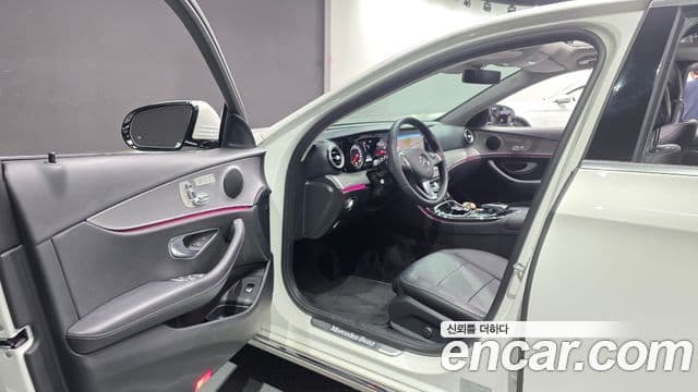 Mercedes-Benz E-Class 2018 — Фото 10/20
