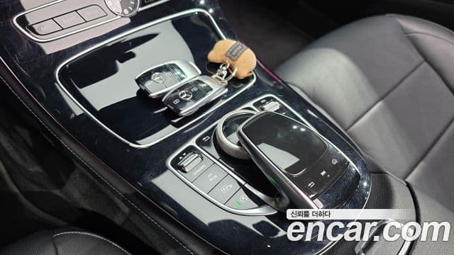 Mercedes-Benz E-Class 2018 — Фото 17/20